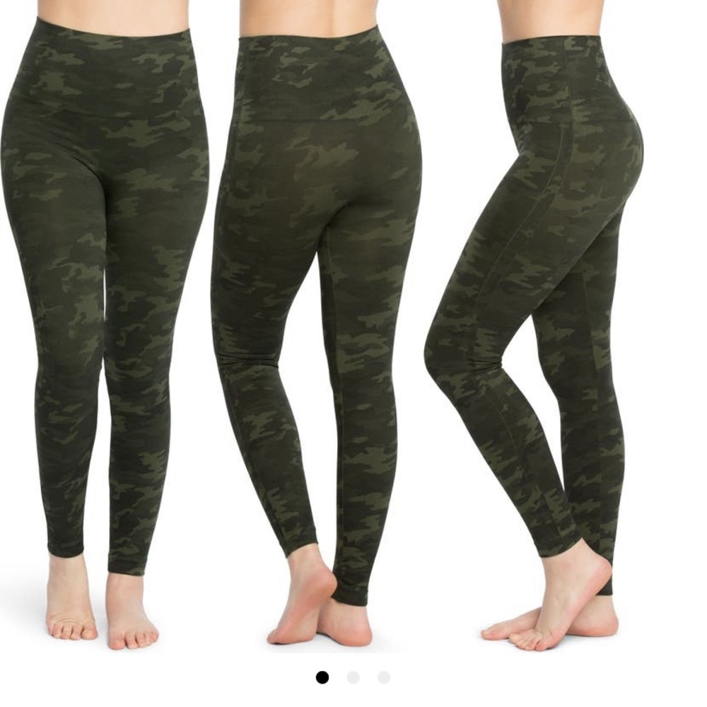 Spanx Look At Me Now Green Camo Leggings